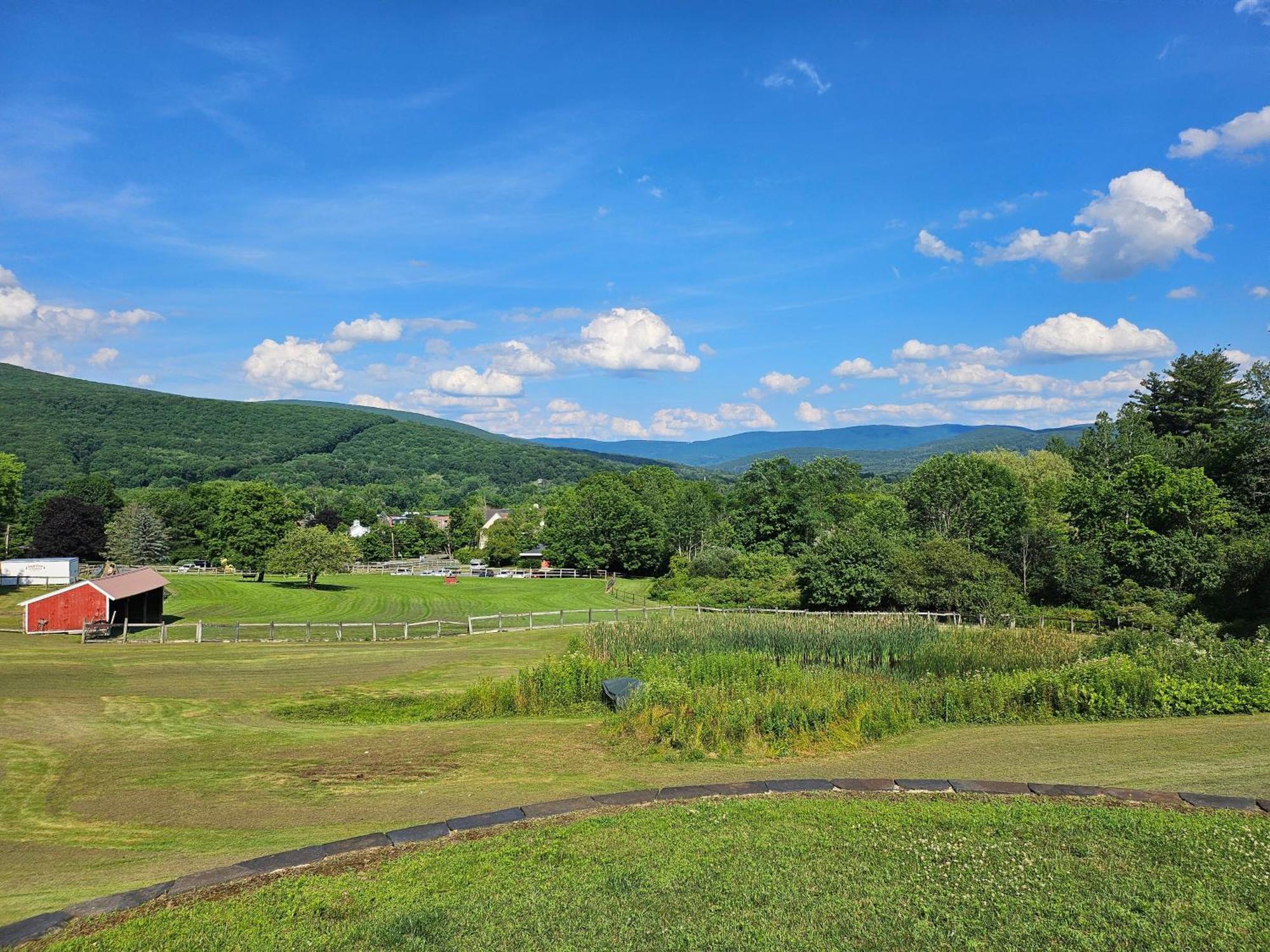 Clover Hill Farm & Country Inn Вільямстаун Екстер'єр фото